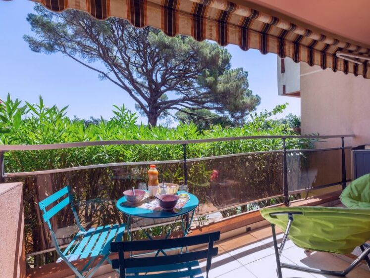 Holiday Apartment Les Pins Ensoleilles