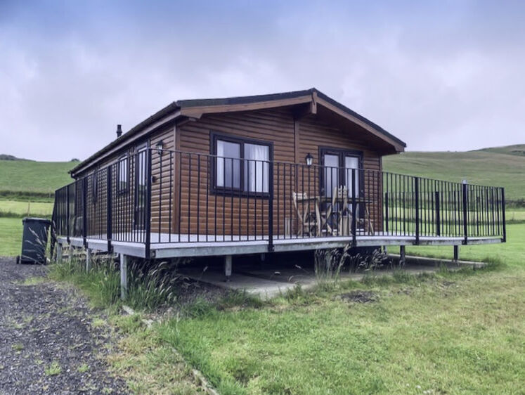 Holiday Home Loch Leven Lodge 3