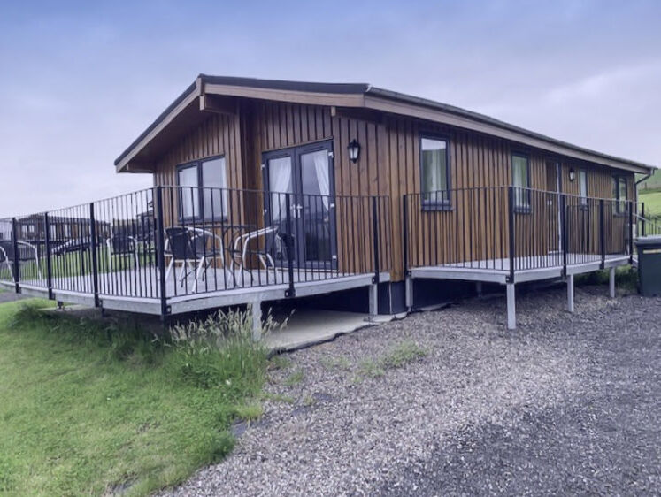 Holiday Home Loch Leven Lodge 6