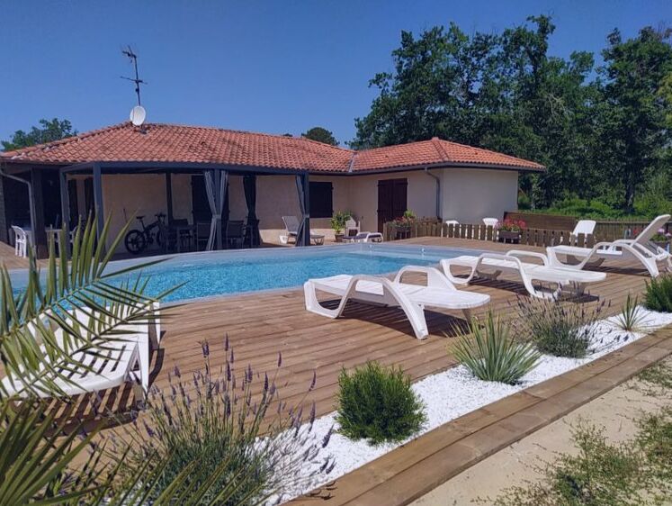Holiday Home Petrocq (LIT120)