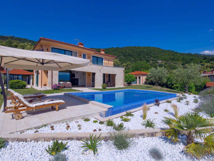 Holiday Home Villa Alpeza